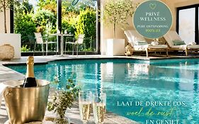 Cha Cha de Loup-B&B-Vakantiewoning met verwarmd binnenzwembad en groot zonneterras in de Ardennen